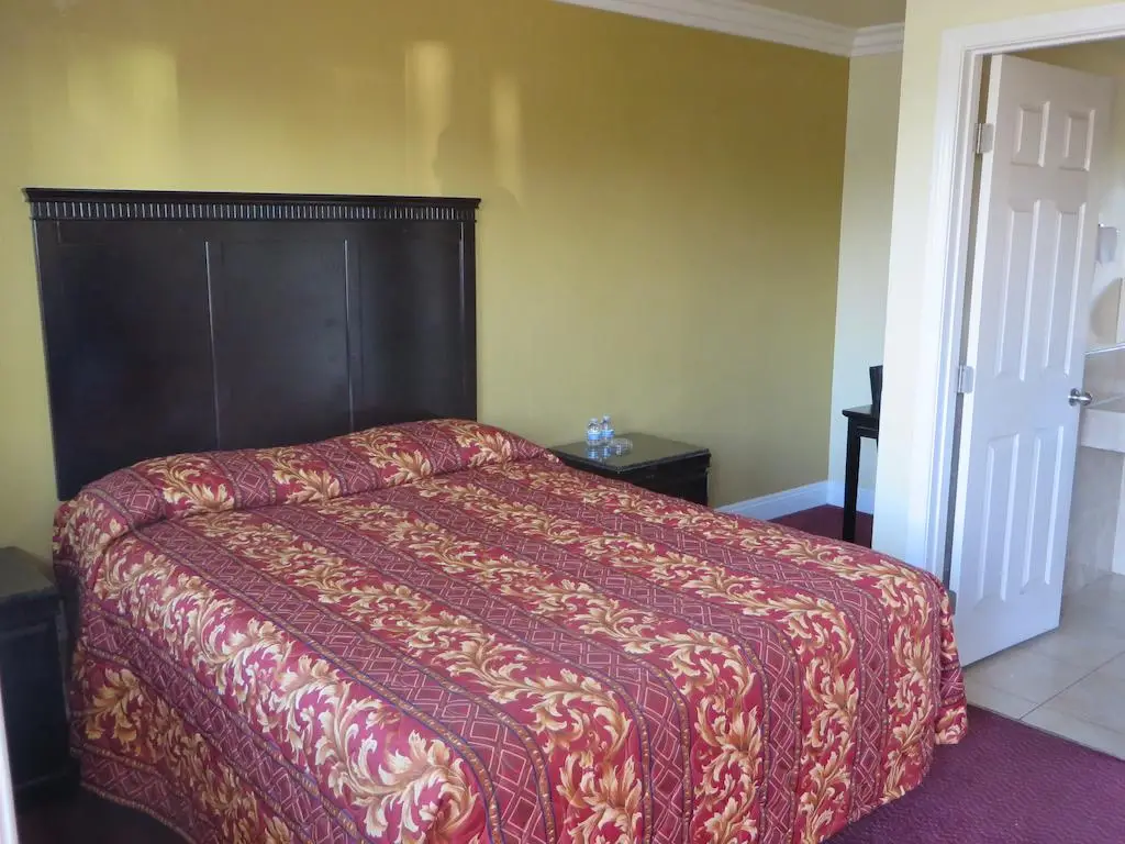 New Bay Motel 9